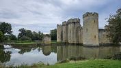 PICTURES/Bodiam Castle/t_Castle4.jpg